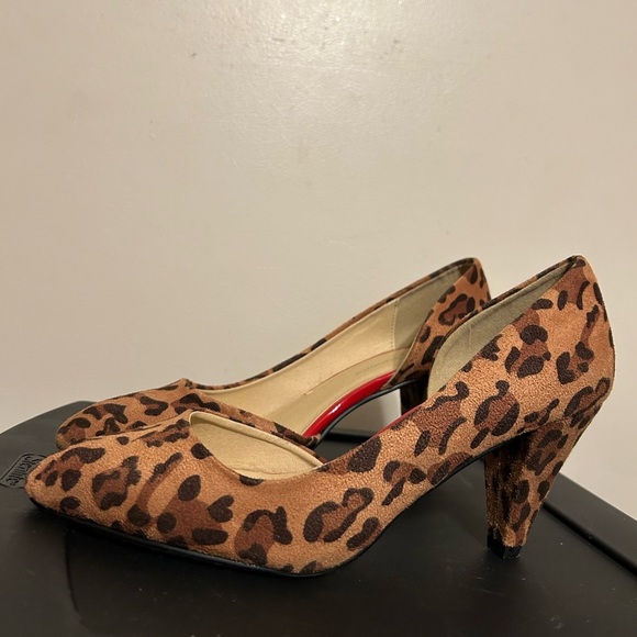 Chinese Laundry Shoes - Chinese Laundry Leopard Print 10M Women's Vegan Suede Brown Cone Heel Red Trim